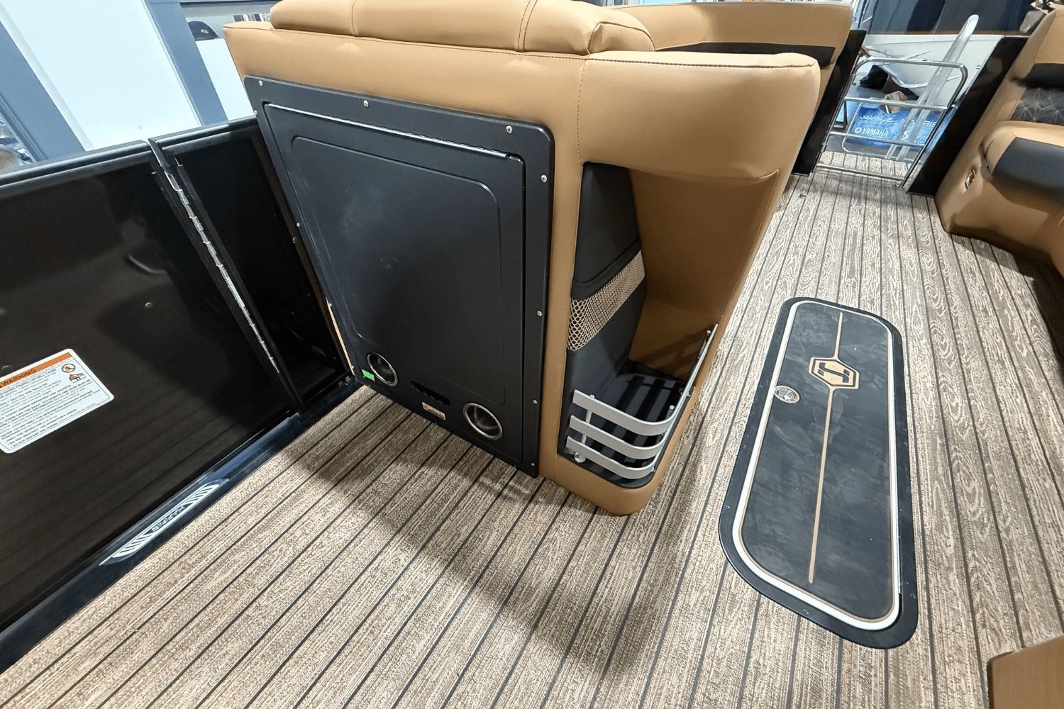 Slide: The Image of Harris Grand Mariner 250 2025 - 28