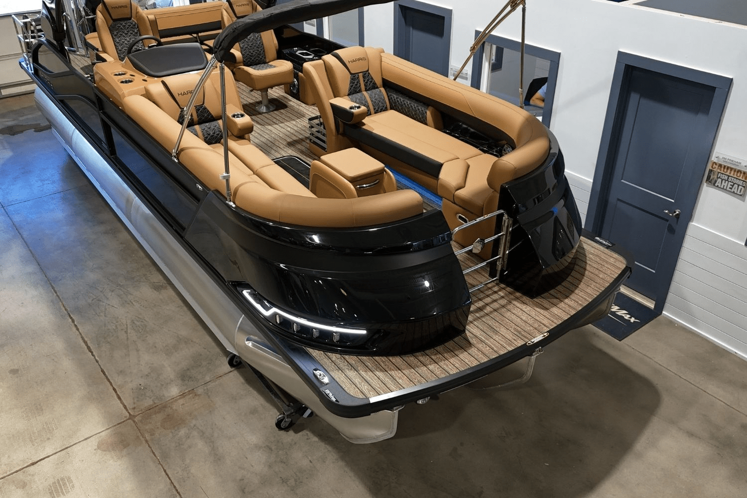 Slide: The Image of Harris Grand Mariner 250 2025 - 3