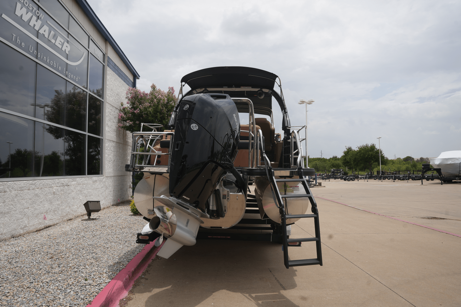 Slide: The Image of Harris Grand Mariner 250 2025 - 3