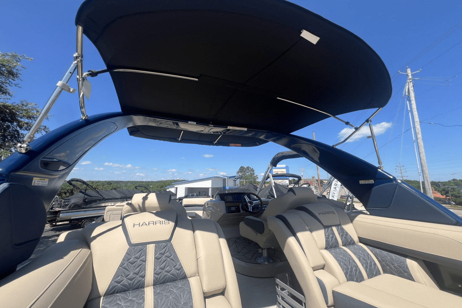 Slide: The Image of Harris Grand Mariner 250 2025 - 31