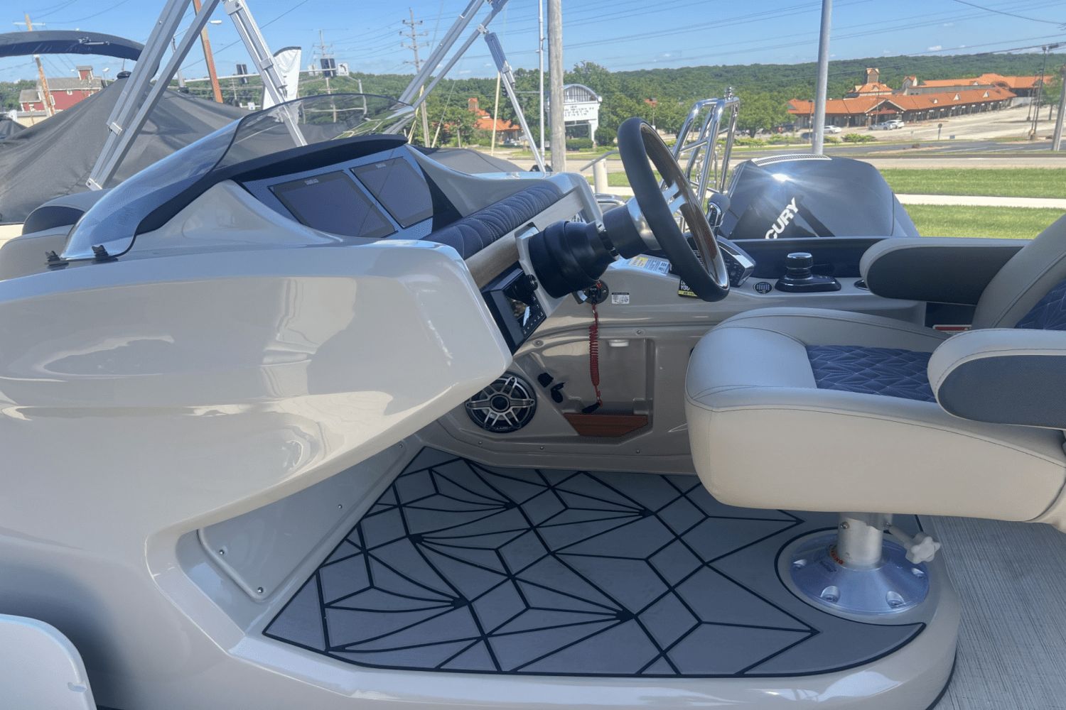 Slide: The Image of Harris Grand Mariner 250 2025 - 32