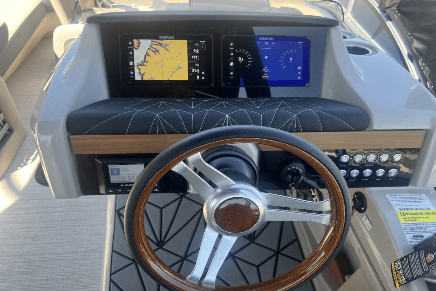 Slide: The Image of Harris Grand Mariner 250 2025 - 4