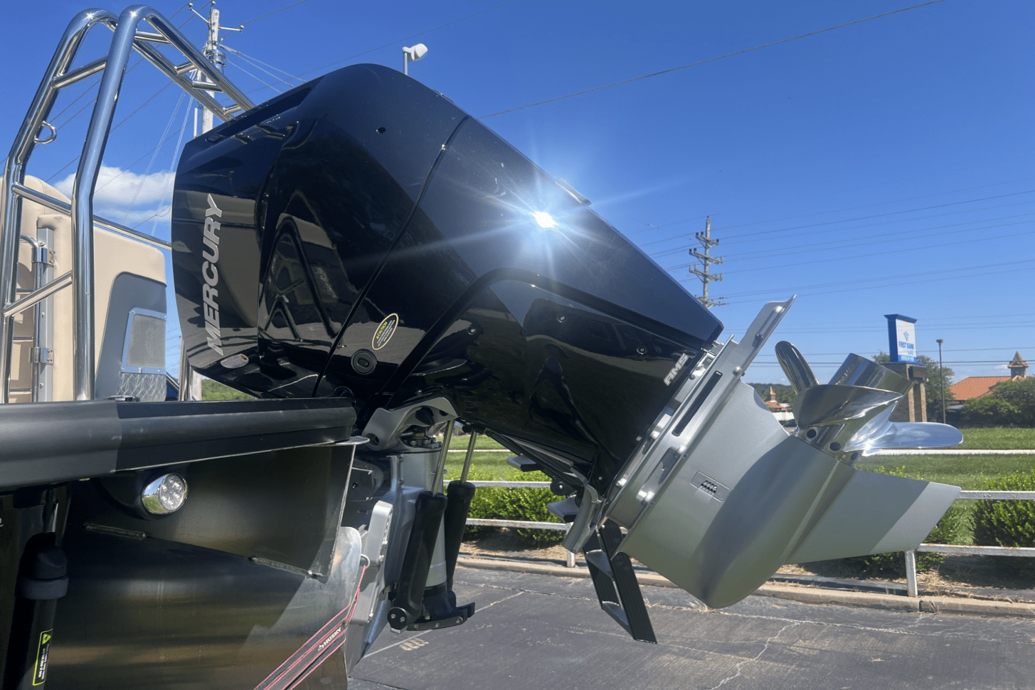 Slide: The Image of Harris Grand Mariner 250 2025 - 45