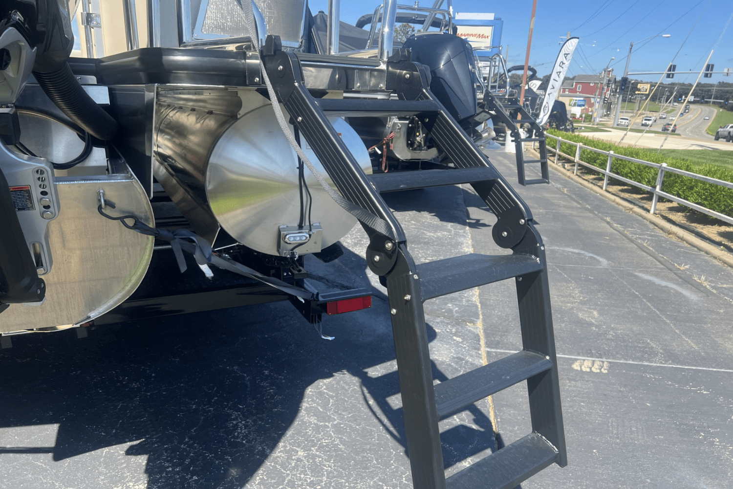 Slide: The Image of Harris Grand Mariner 250 2025 - 49