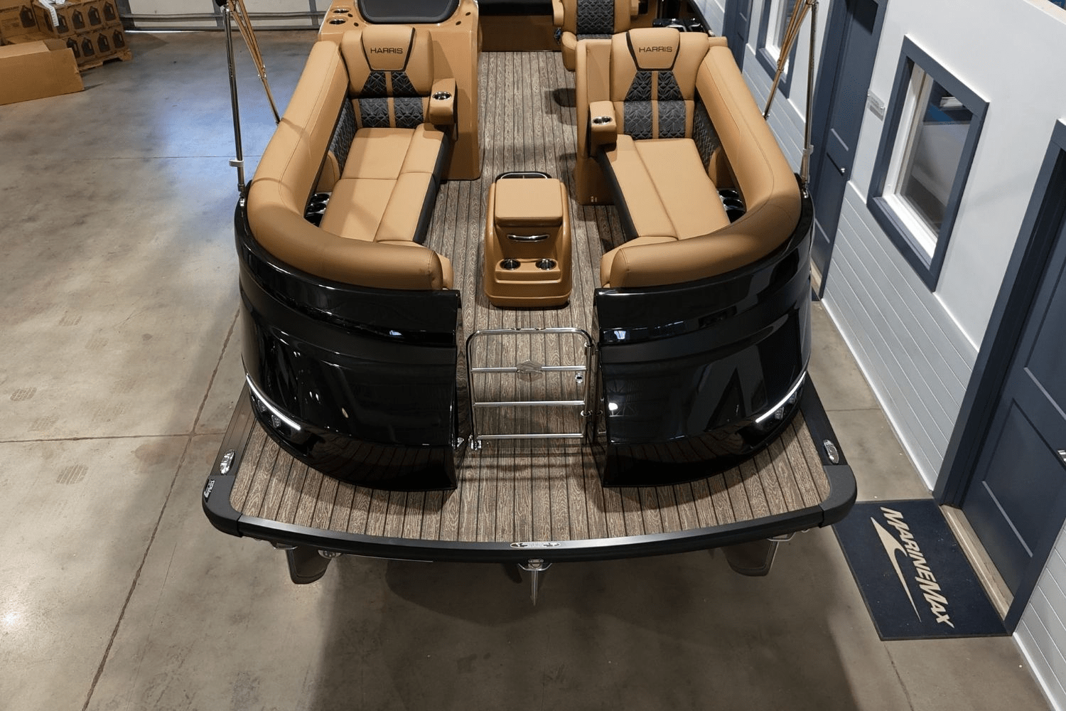 Slide: The Image of Harris Grand Mariner 250 2025 - 5