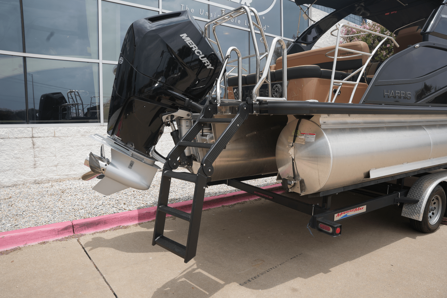 Slide: The Image of Harris Grand Mariner 250 2025 - 5