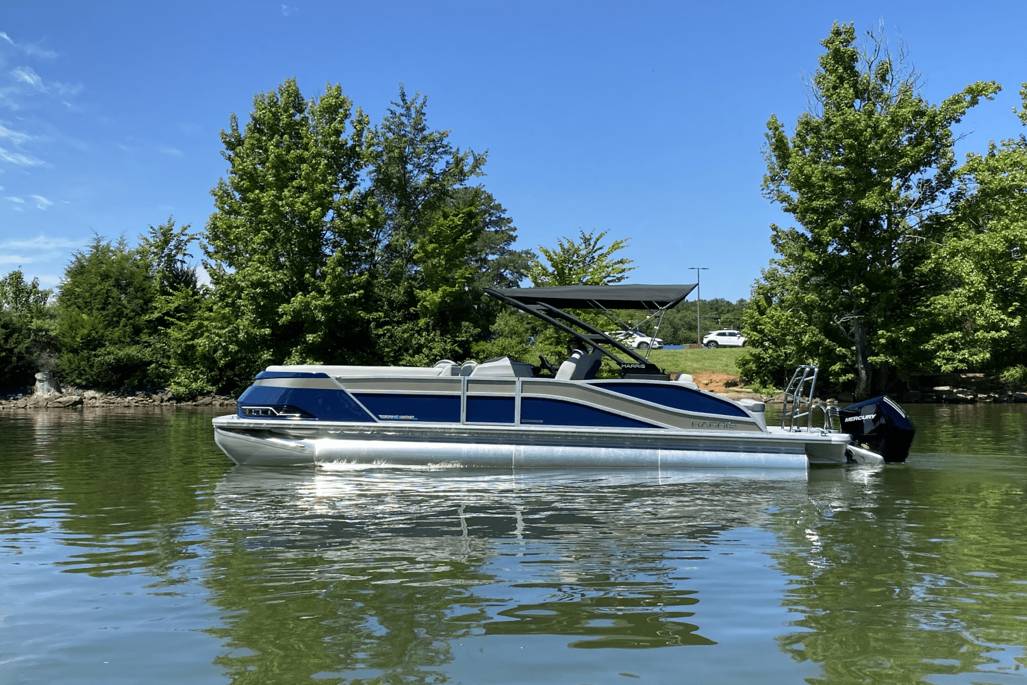 Slide: The Image of Harris Grand Mariner 250 2025 - 5