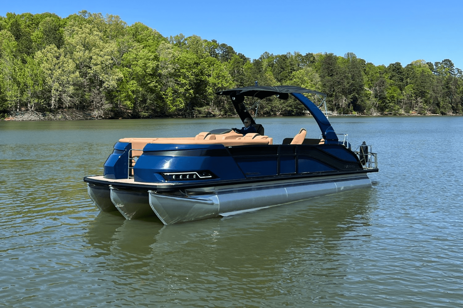 Slide: The Image of Harris Grand Mariner 250 2025 - 5