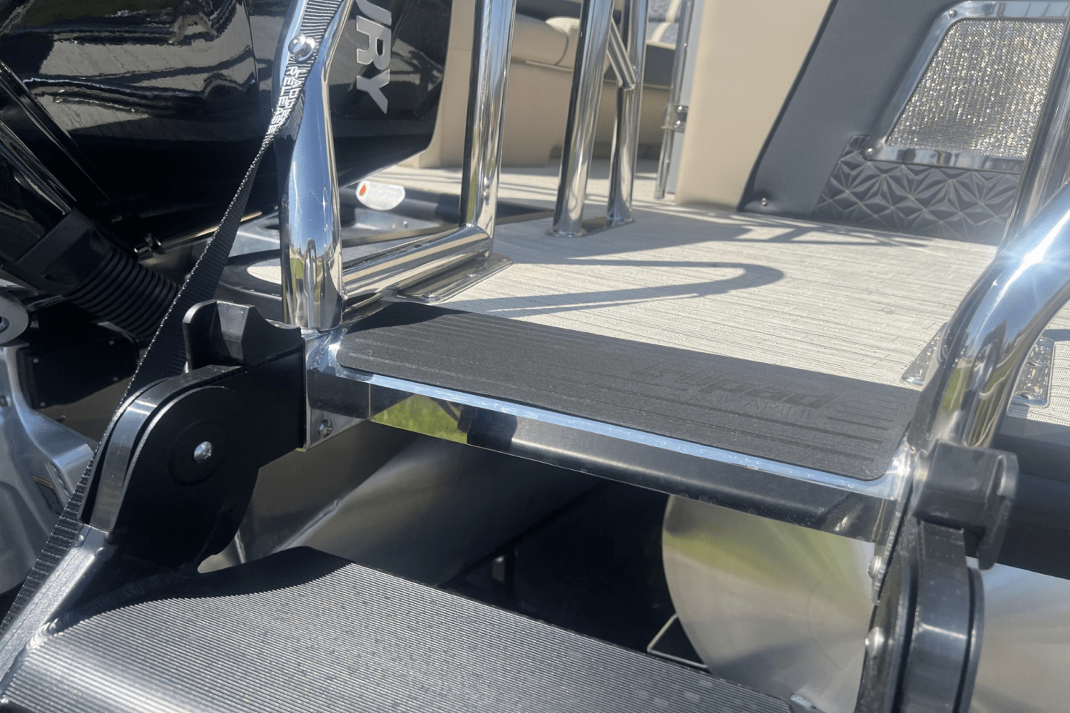 Slide: The Image of Harris Grand Mariner 250 2025 - 50