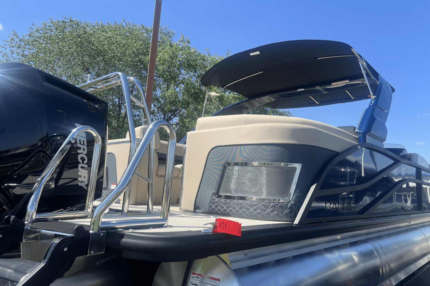 Slide: The Image of Harris Grand Mariner 250 2025 - 52