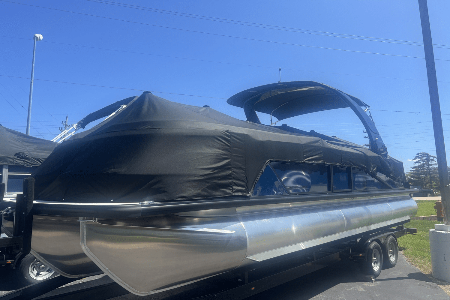 Slide: The Image of Harris Grand Mariner 250 2025 - 6