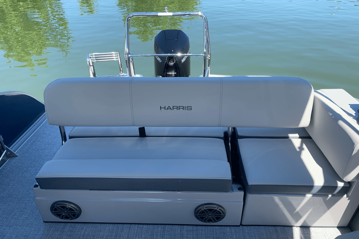 Slide: The Image of Harris Grand Mariner 250 2025 - 7