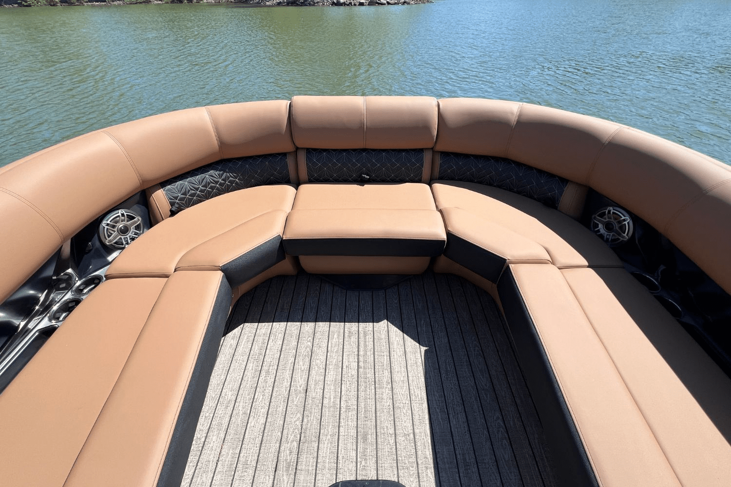 Slide: The Image of Harris Grand Mariner 250 2025 - 7