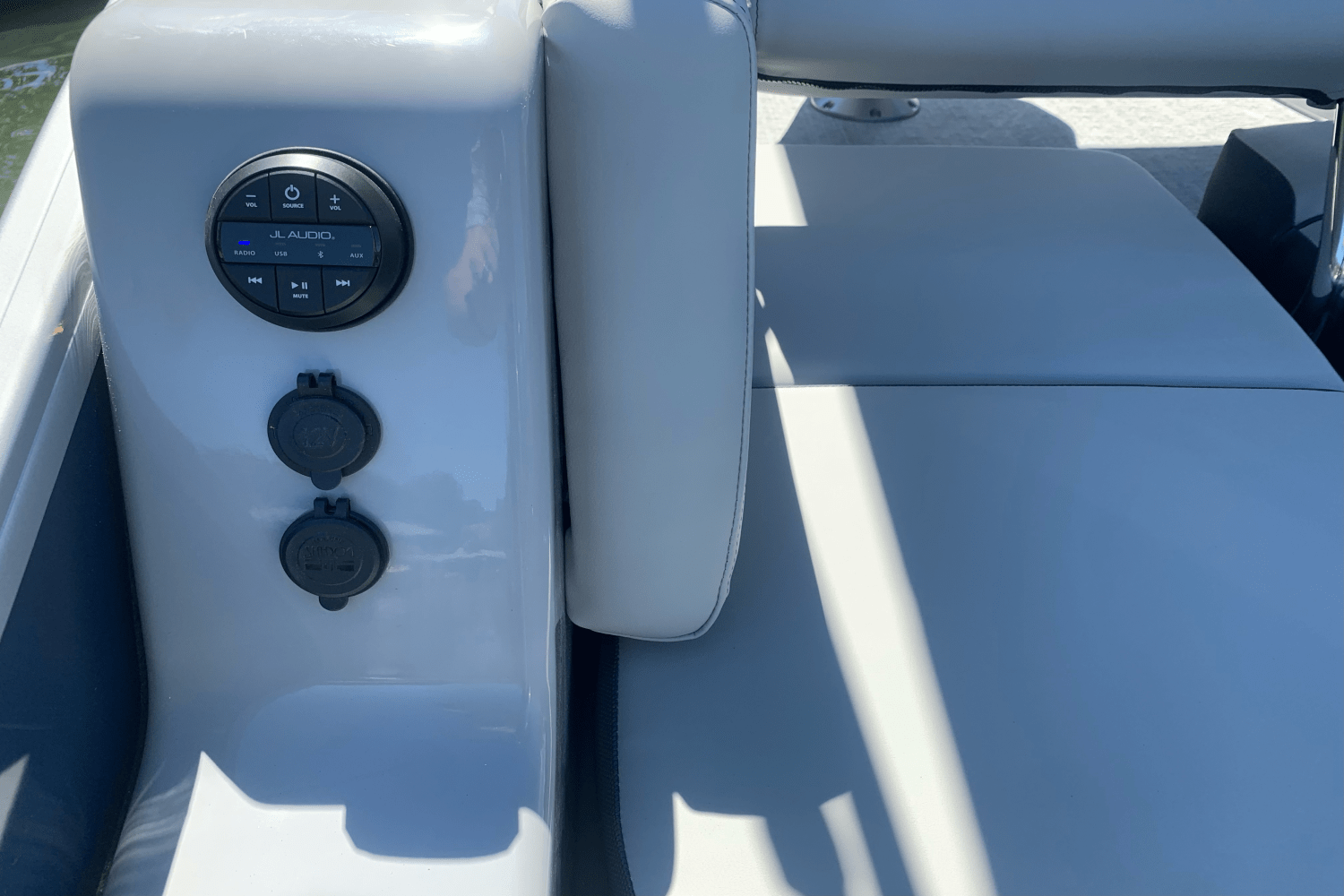 Slide: The Image of Harris Grand Mariner 250 2025 - 8
