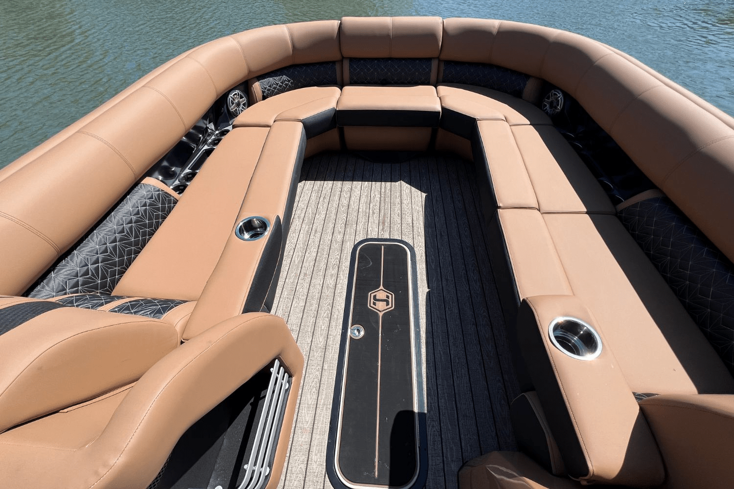 Slide: The Image of Harris Grand Mariner 250 2025 - 9