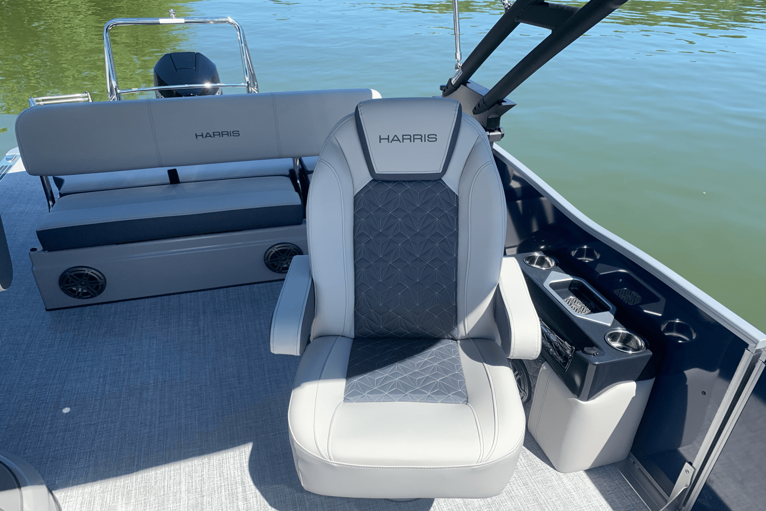 Slide: The Image of Harris Grand Mariner 250 2025 - 9