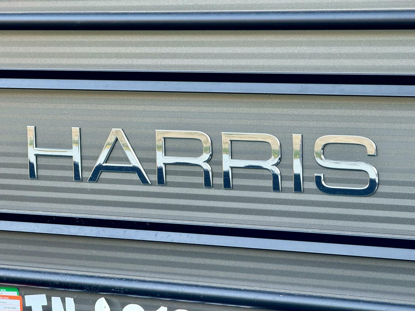 Slide: The Image of Harris Solstice 220 CWDH Tritoon 2019 - 4916646