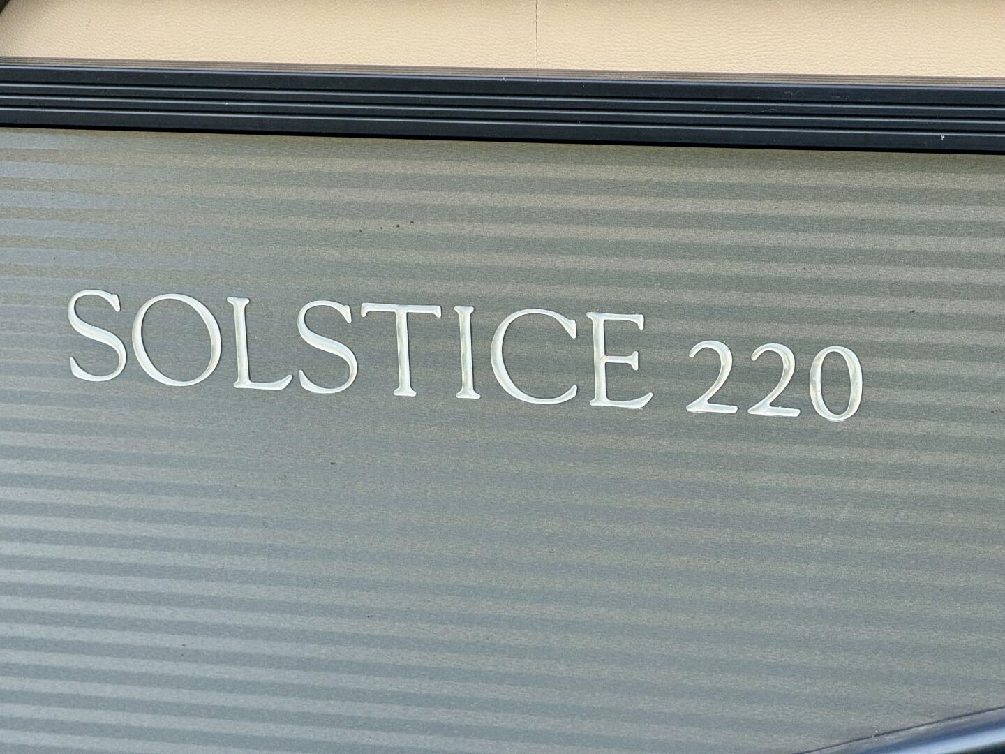 Slide: The Image of Harris Solstice 220 CWDH Tritoon 2019 - 4916647