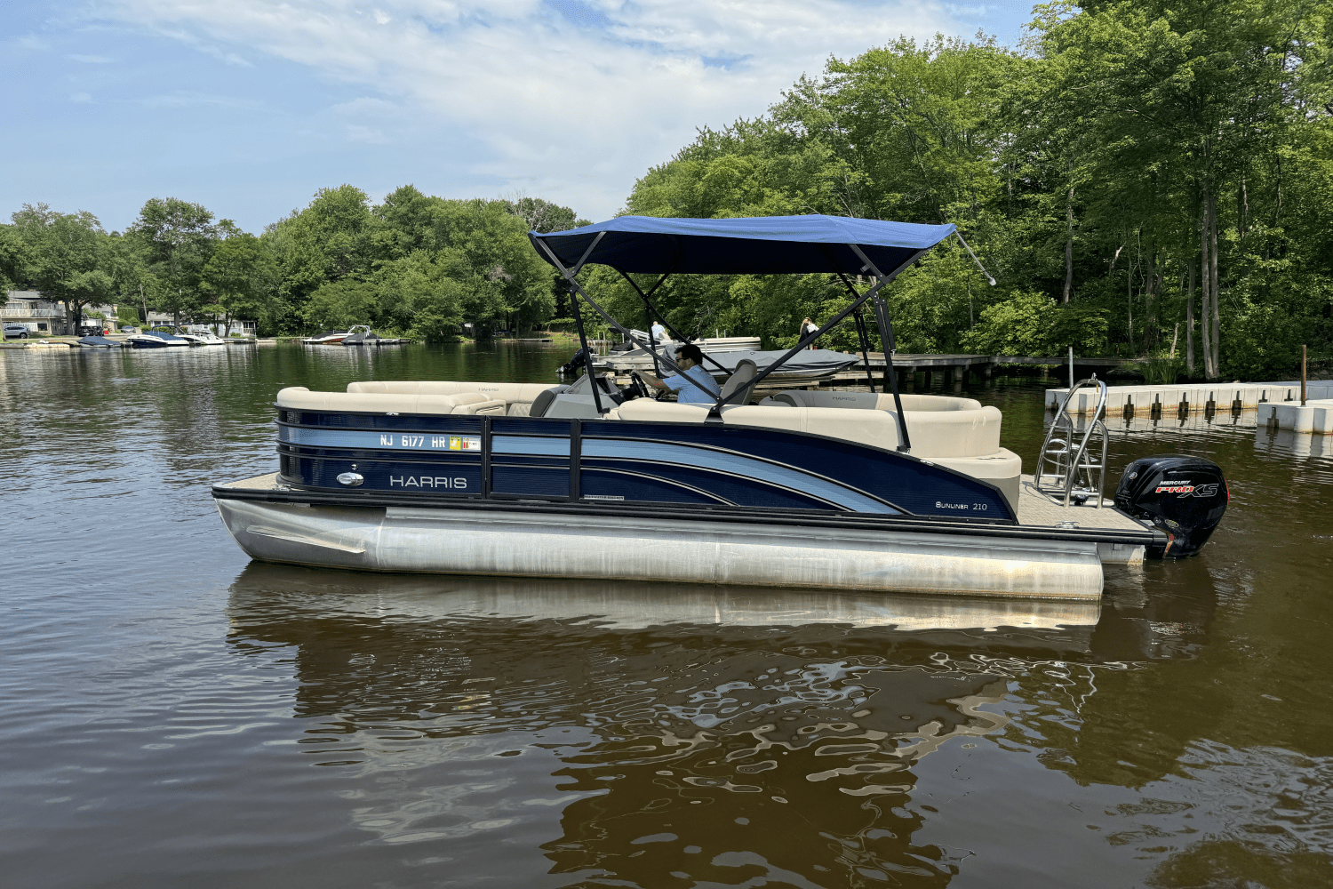 Slide: The Image of Harris Sunliner 210 2022 - 11