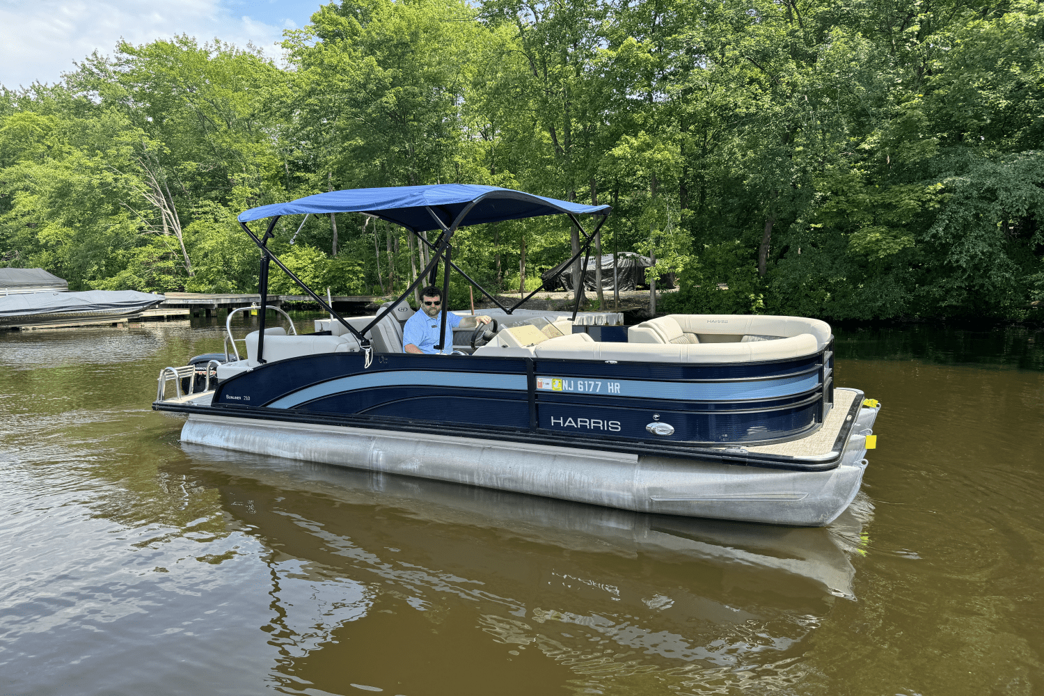 Slide: The Image of Harris Sunliner 210 2022 - 13