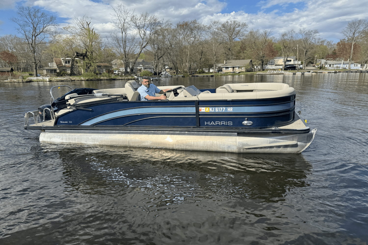 Slide: The Image of Harris Sunliner 210 2022 - 2