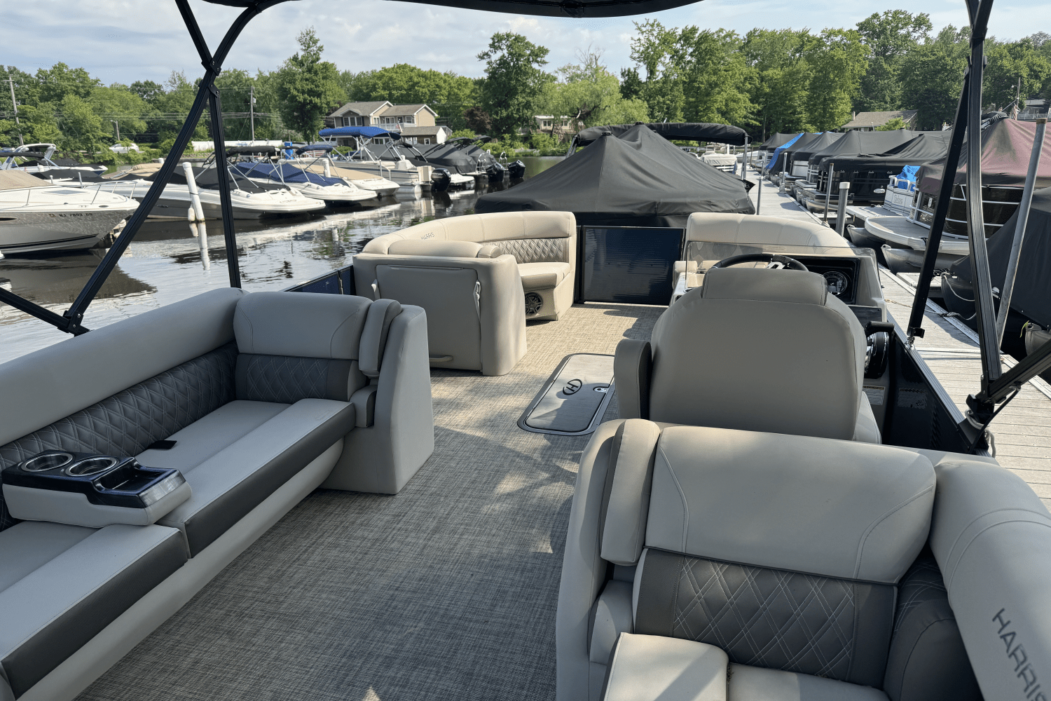 Slide: The Image of Harris Sunliner 210 2022 - 27