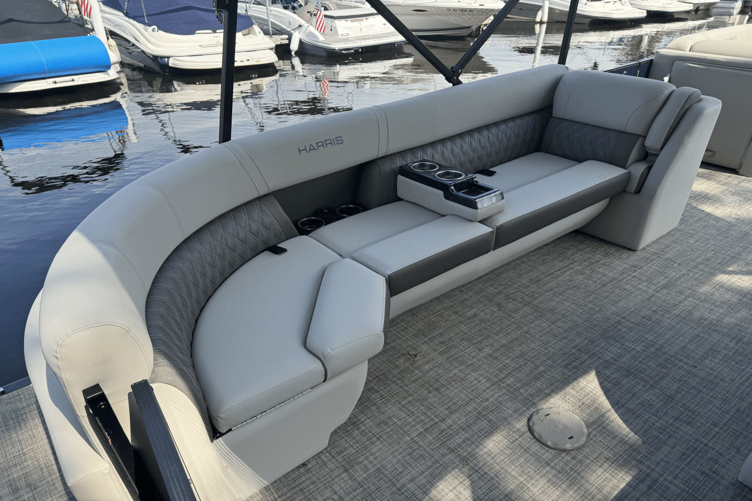 Slide: The Image of Harris Sunliner 210 2022 - 29