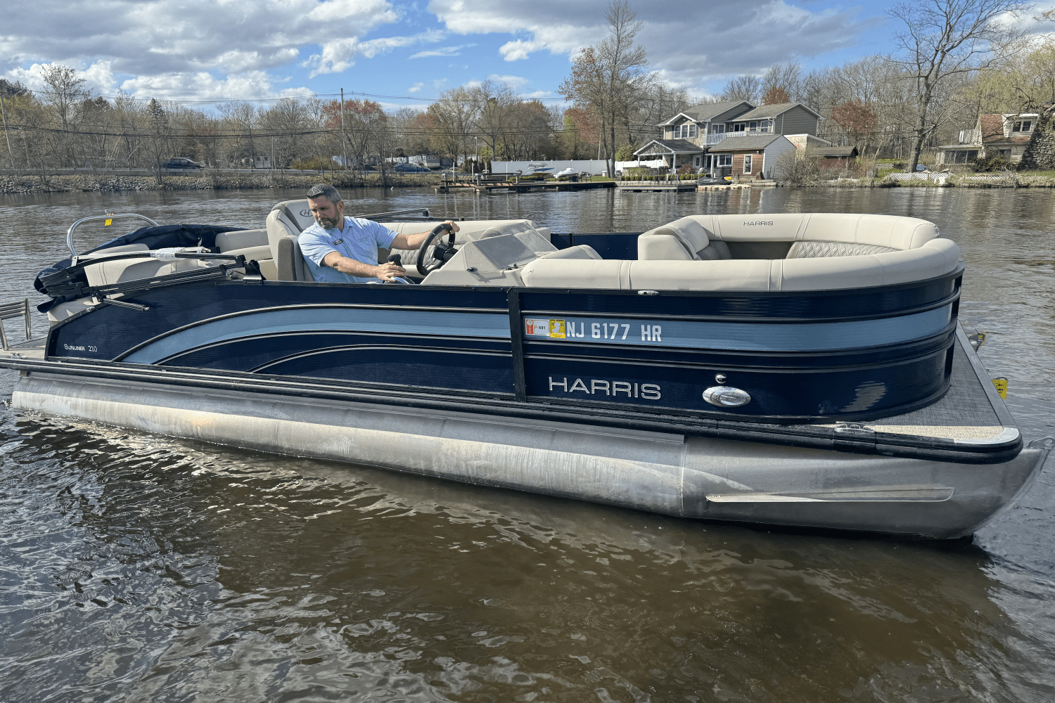 Slide: The Image of Harris Sunliner 210 2022 - 3