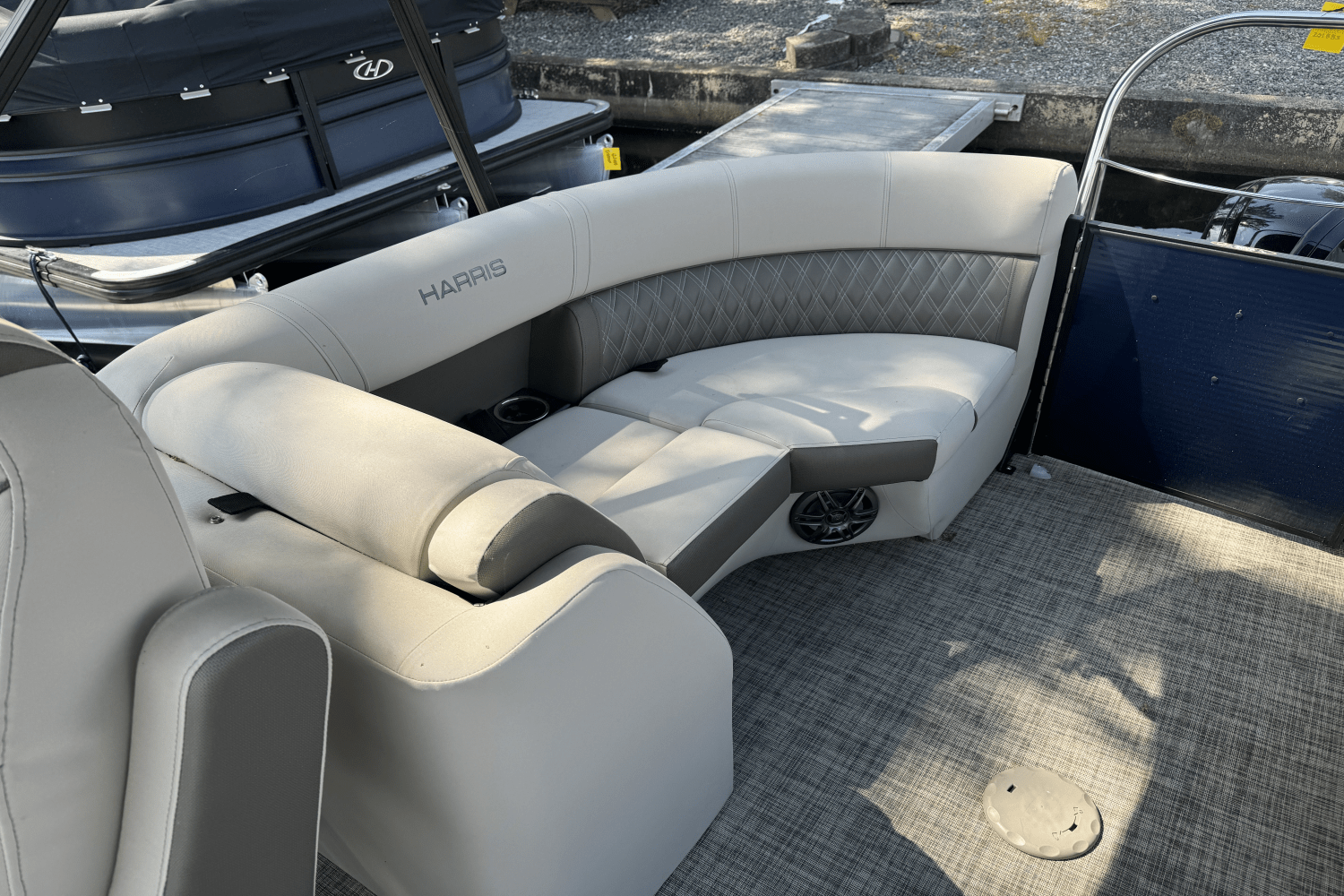 Slide: The Image of Harris Sunliner 210 2022 - 32