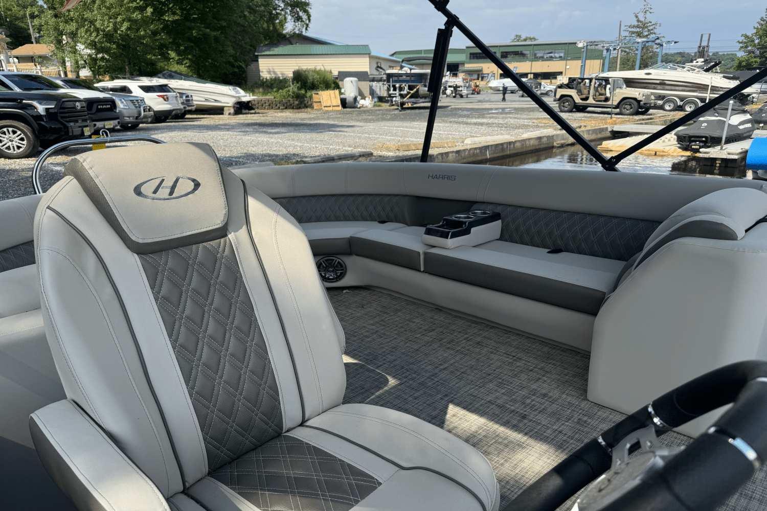 Slide: The Image of Harris Sunliner 210 2022 - 36