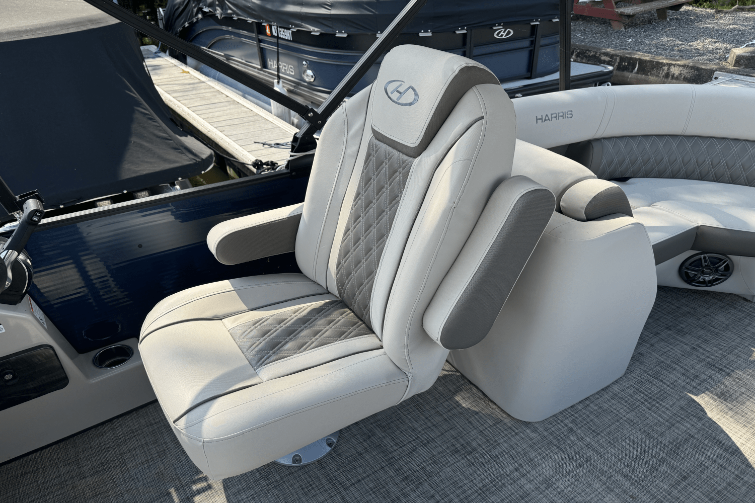 Slide: The Image of Harris Sunliner 210 2022 - 38