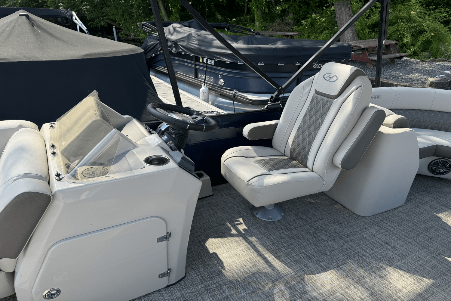 Slide: The Image of Harris Sunliner 210 2022 - 39