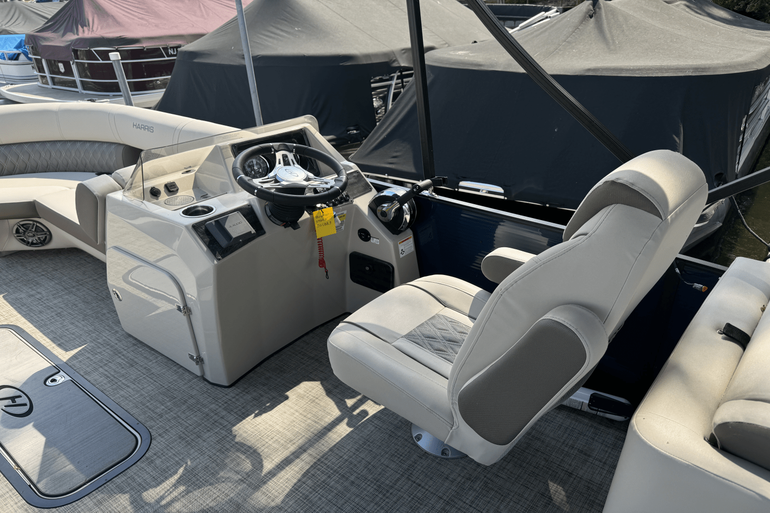 Slide: The Image of Harris Sunliner 210 2022 - 40