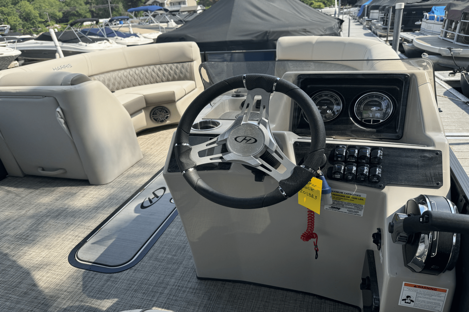 Slide: The Image of Harris Sunliner 210 2022 - 41