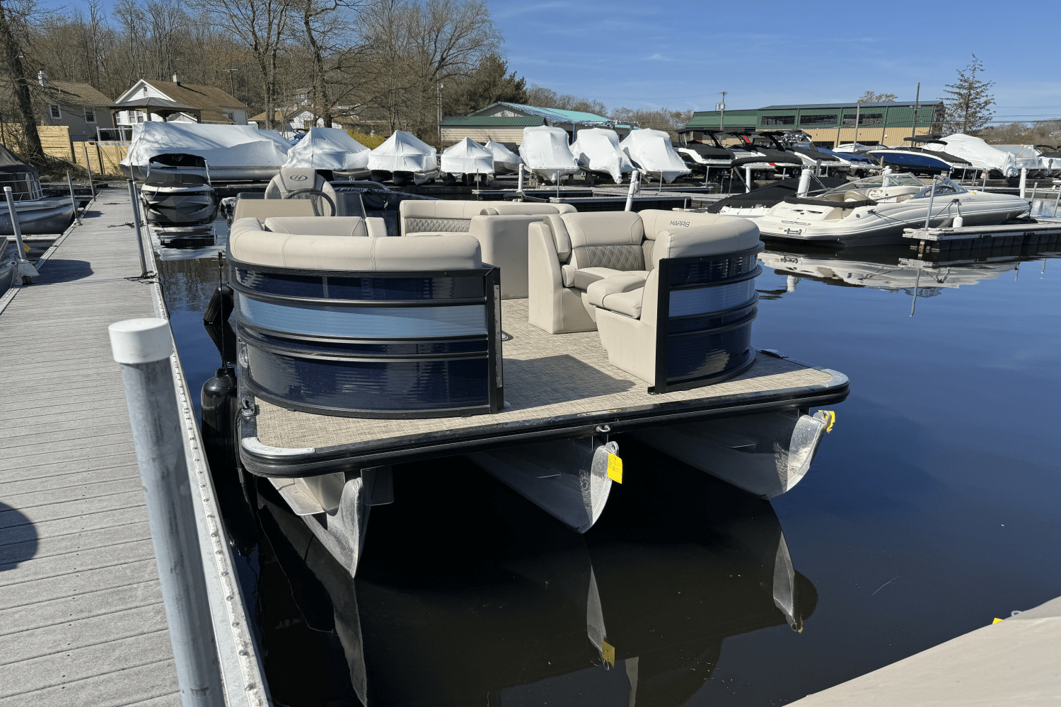 Slide: The Image of Harris Sunliner 210 2022 - 5