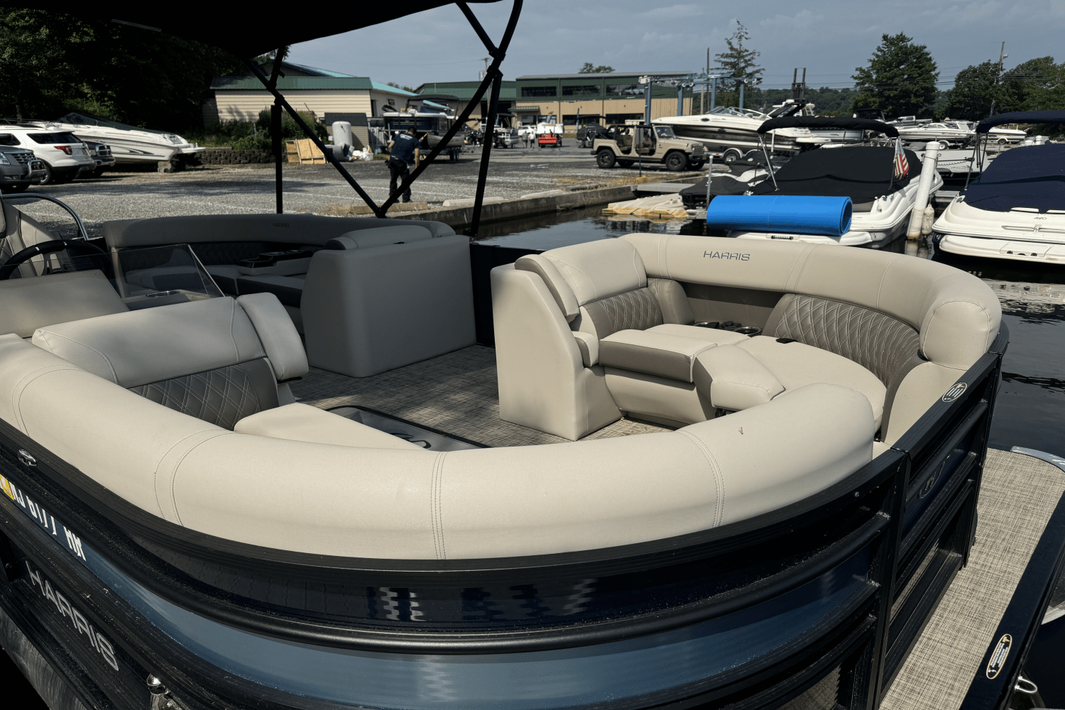 Slide: The Image of Harris Sunliner 210 2022 - 50