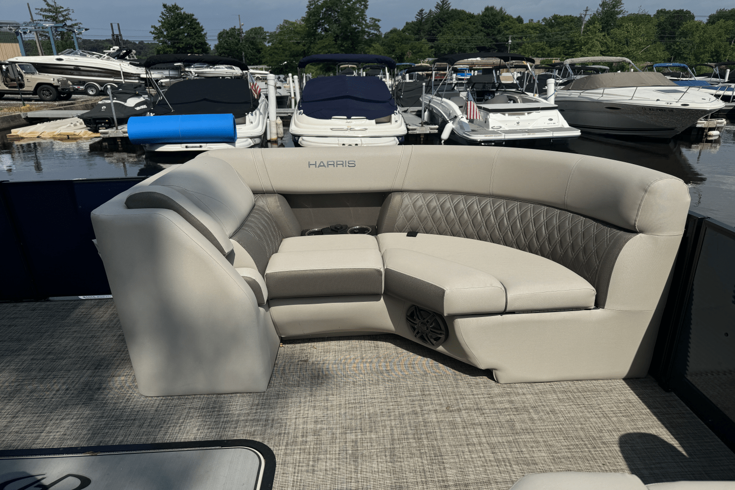 Slide: The Image of Harris Sunliner 210 2022 - 52