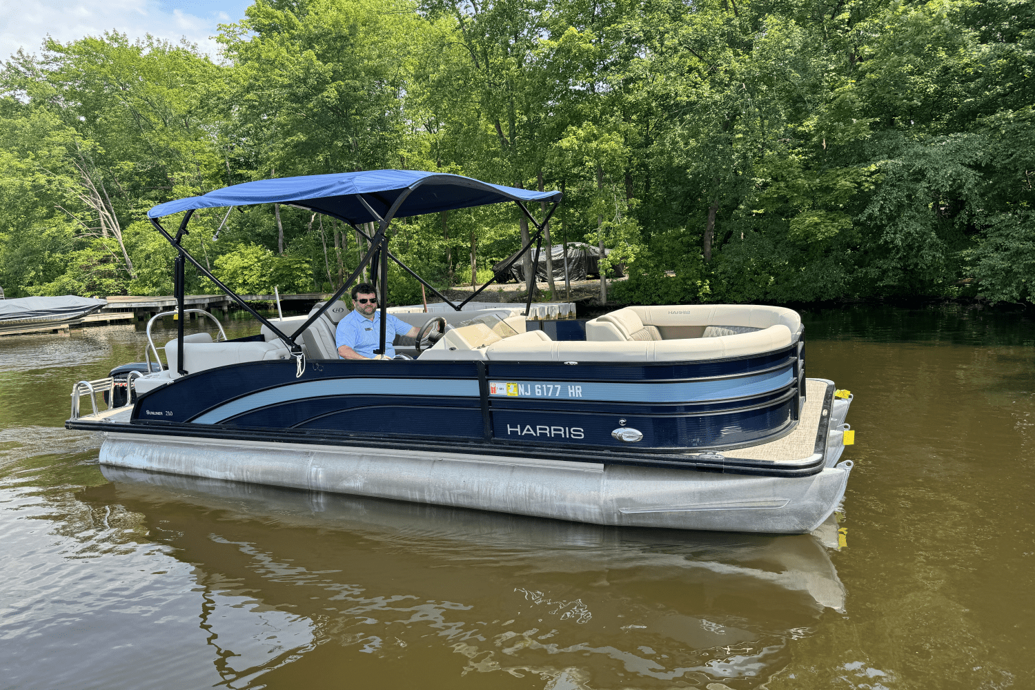 Slide: The Image of Harris Sunliner 210 2022 - 6