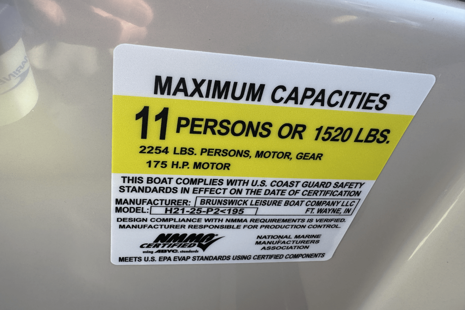 Slide: The Image of Harris Sunliner 210 2022 - 7