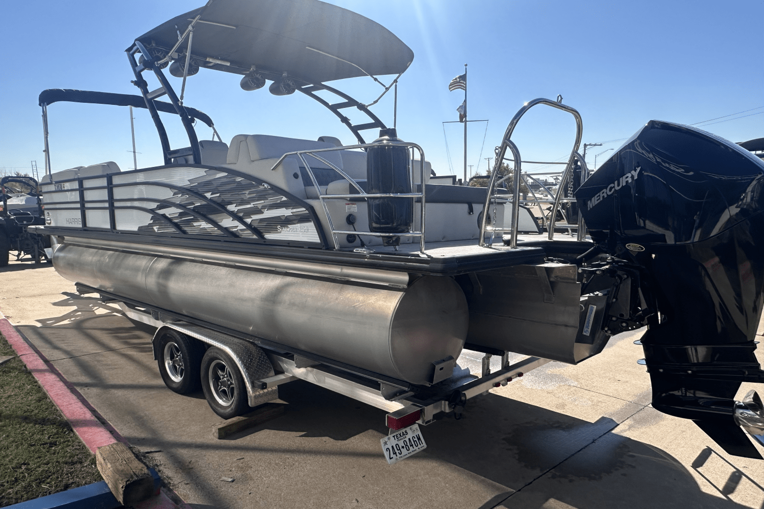 Slide: The Image of Harris Sunliner 250 Sport 2022 - 4