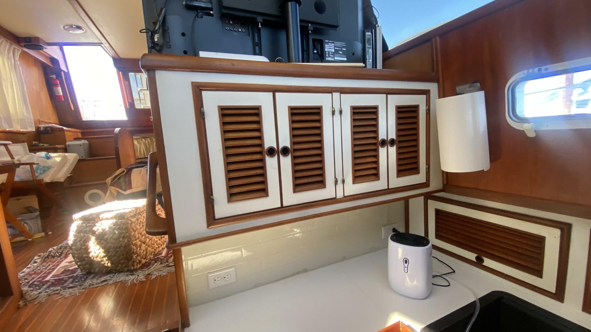 Slide: The Image of Hartman 38 Sundeck 1987 - 13