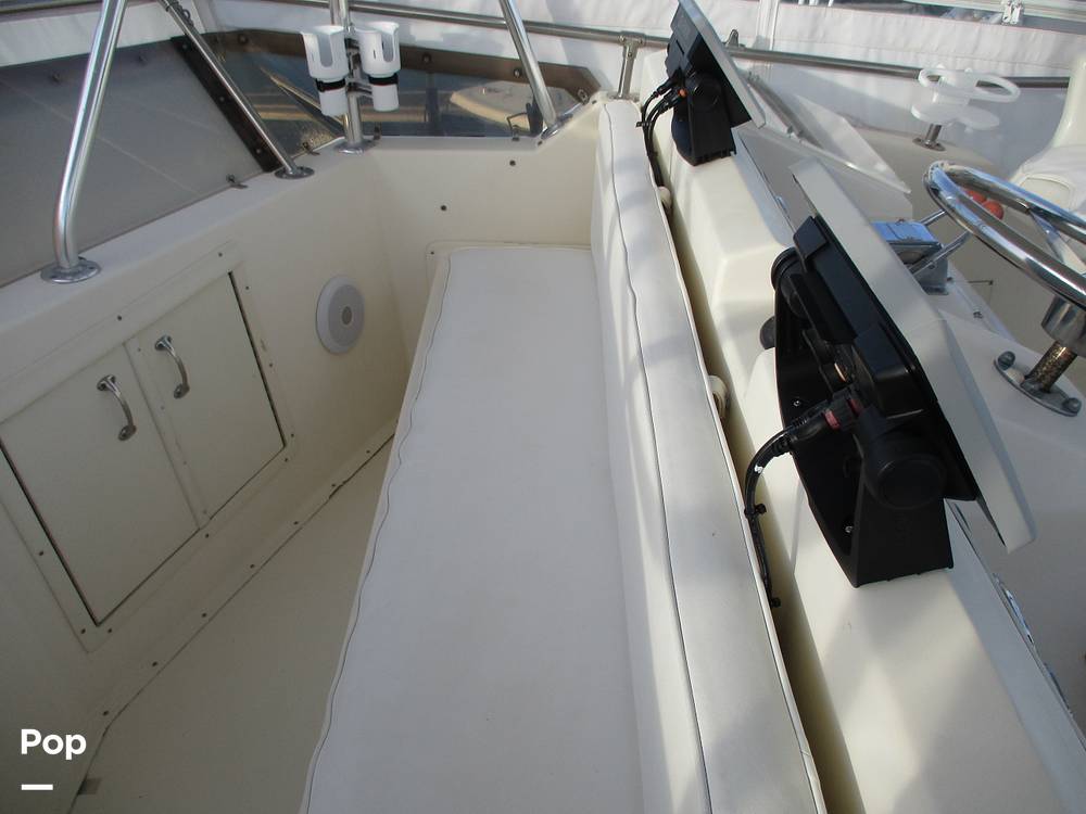 Slide: The Image of Hatteras 32 Flybridge Fisherman 1987 - 13497568