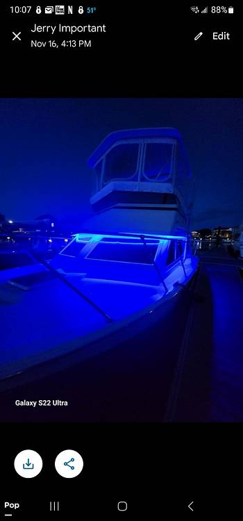 Slide: The Image of Hatteras 32 Flybridge Fisherman 1987 - 13957972