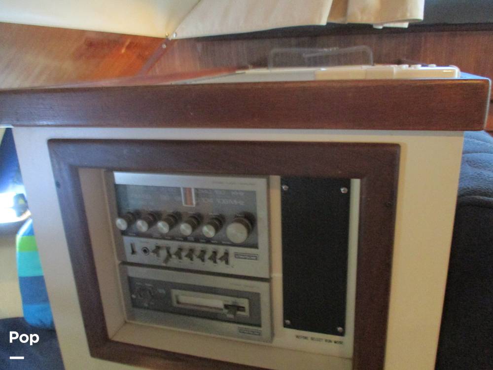 Slide: The Image of Hatteras 32 Flybridge Fisherman 1987 - 13497604