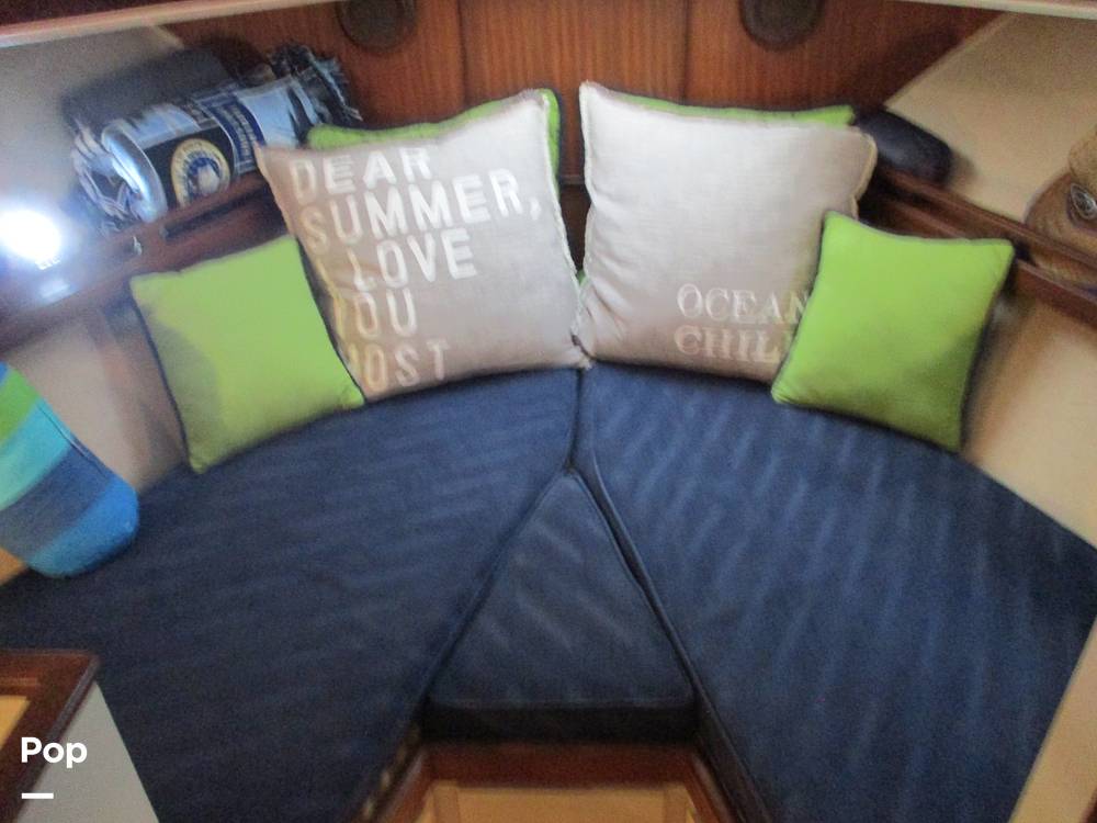 Slide: The Image of Hatteras 32 Flybridge Fisherman 1987 - 13497607