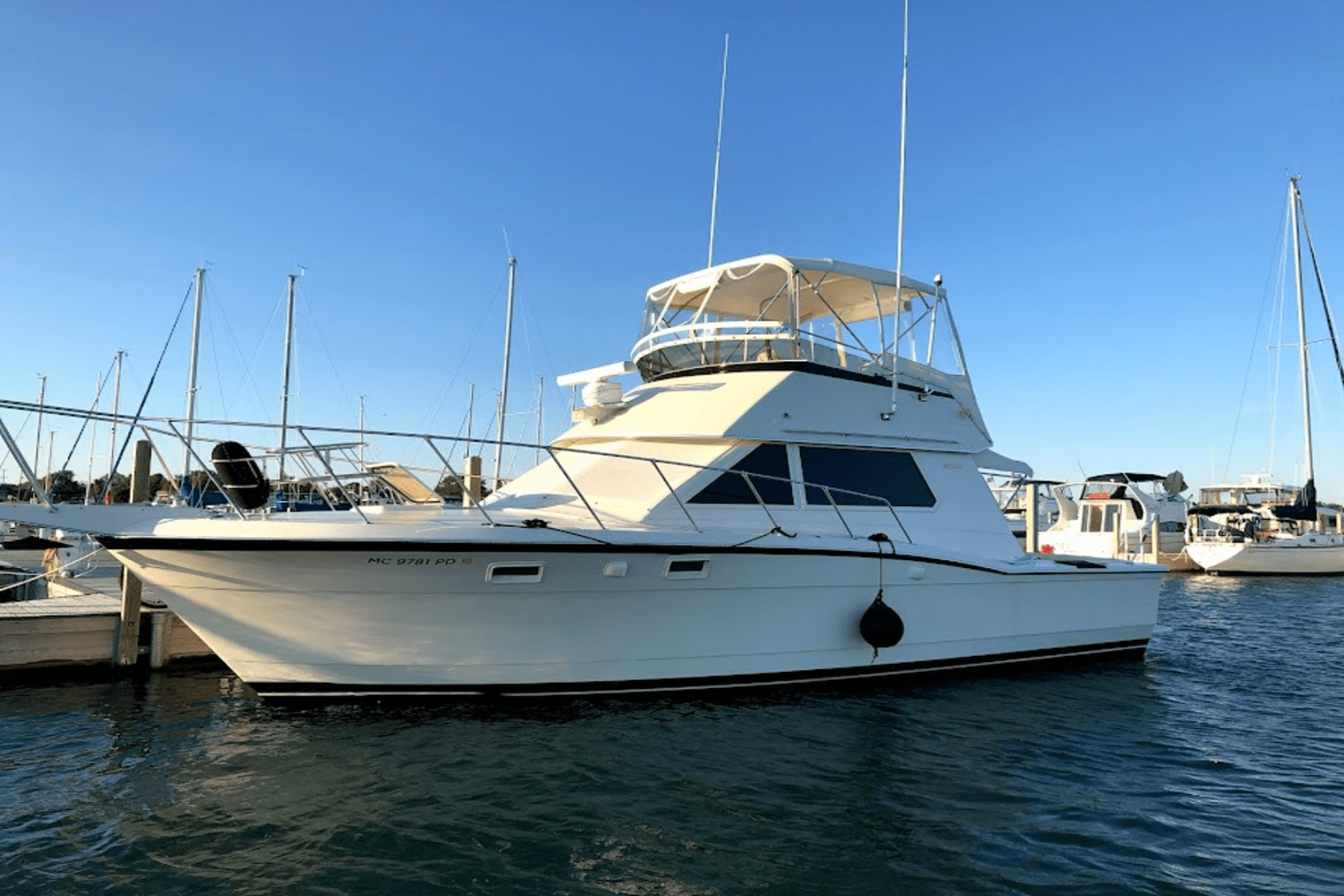 Slide: The Image of Hatteras 36 SPORT FISHERMAN 1986 - 0