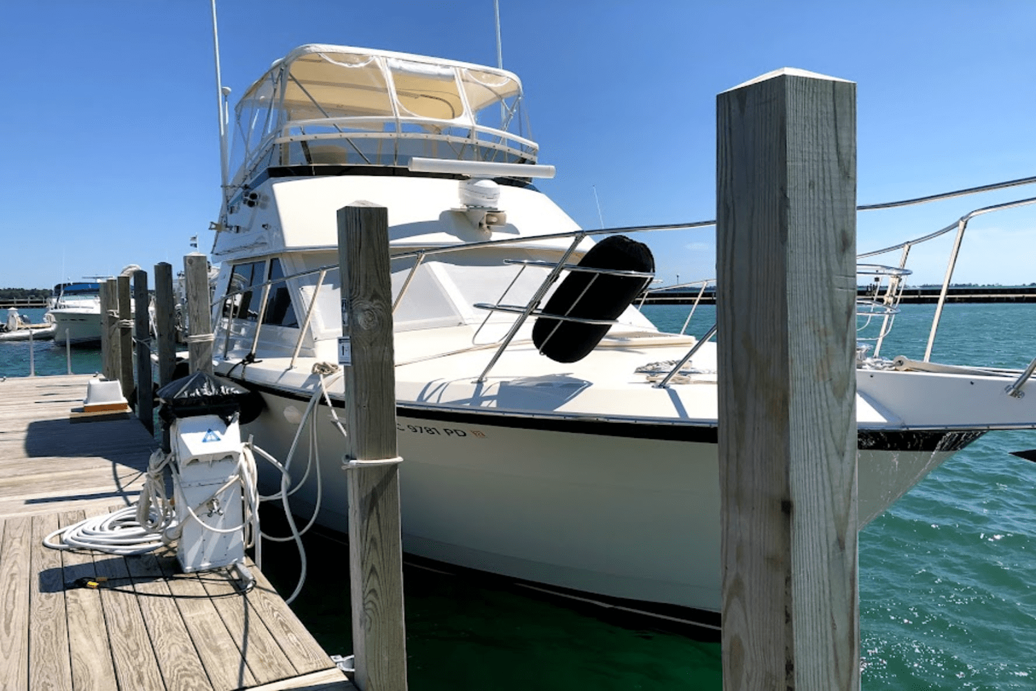 Slide: The Image of Hatteras 36 SPORT FISHERMAN 1986 - 2