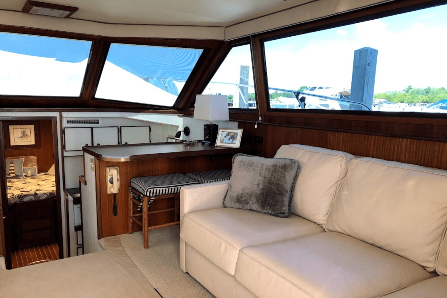 Slide: The Image of Hatteras 36 SPORT FISHERMAN 1986 - 24