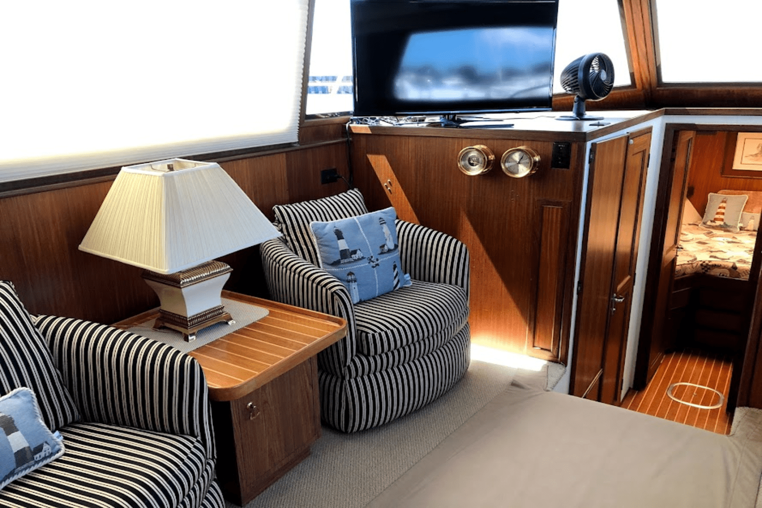 Slide: The Image of Hatteras 36 SPORT FISHERMAN 1986 - 25