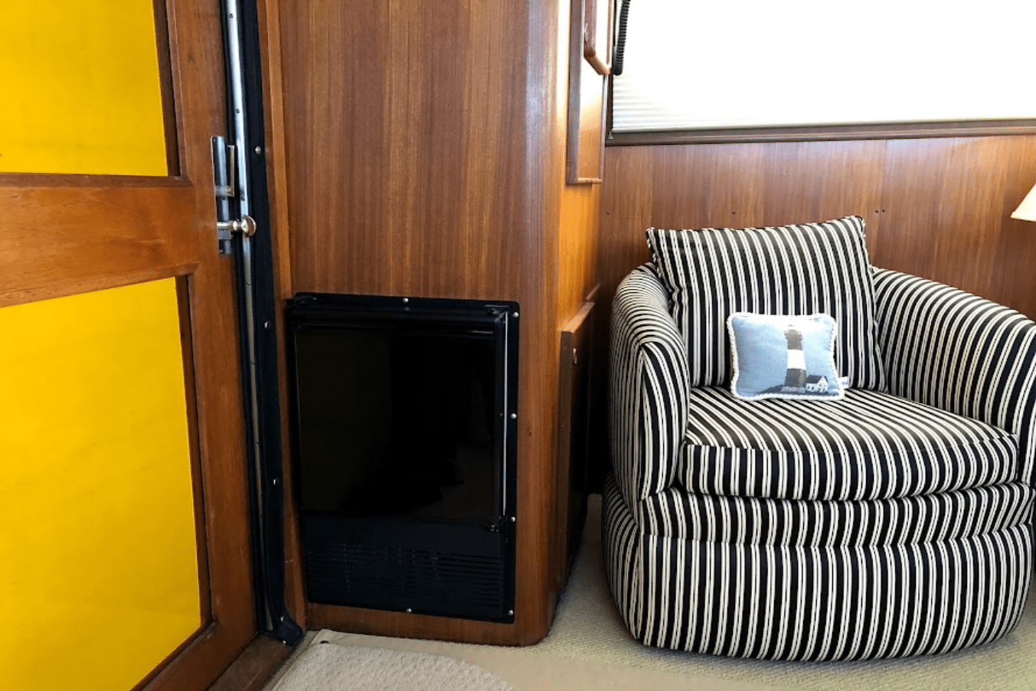 Slide: The Image of Hatteras 36 SPORT FISHERMAN 1986 - 28